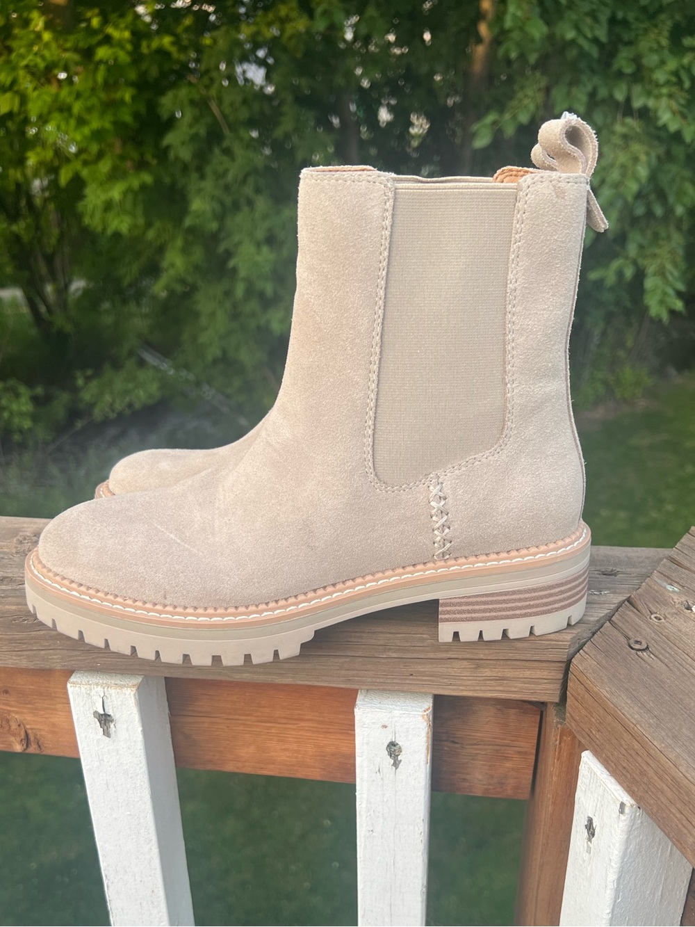 Crown Vintage Chelsea style boots